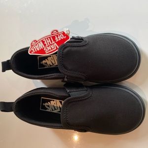 Vans Toddler slip-on V Shoe size-9 (New) color- black/black